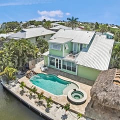 Casa Baybreeze - Luxury on Water