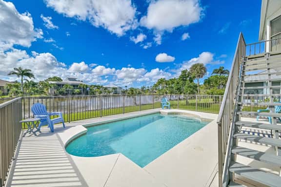 Grande View - Large 3/3 Island Lakehouse w/Pool
