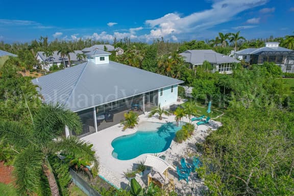 Paradise Found! - 3/2 Pool Home
